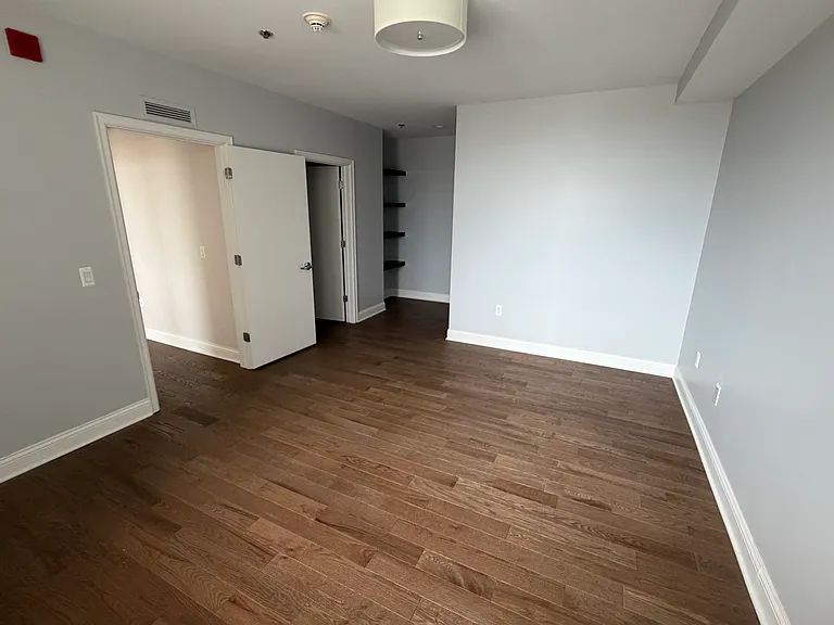 525 W Lafayette Blvd #16C — Photo 25