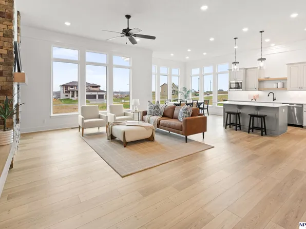 5405 190th St, Elkhorn, NE 68022