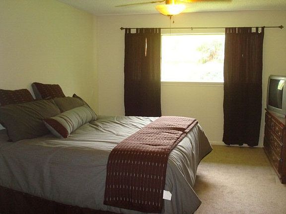 5th image of 245 Narcissus St