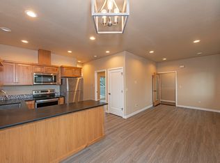 1427 NW 4th St #4, Bend, OR 97703