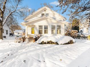 1209 Cambridge Dr, Kalamazoo, MI 49001