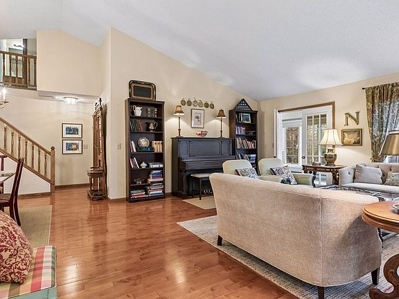 4th image of 1688 Wexford Way