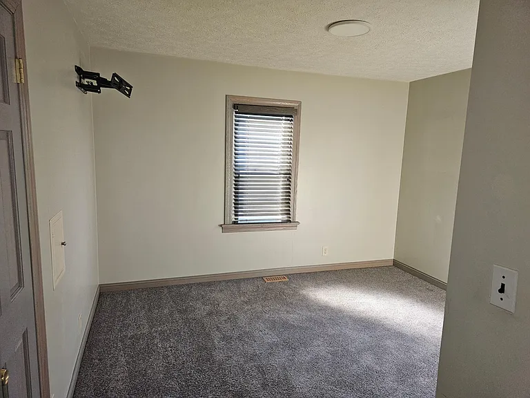 1215 Homedale Ave NW — Photo 7