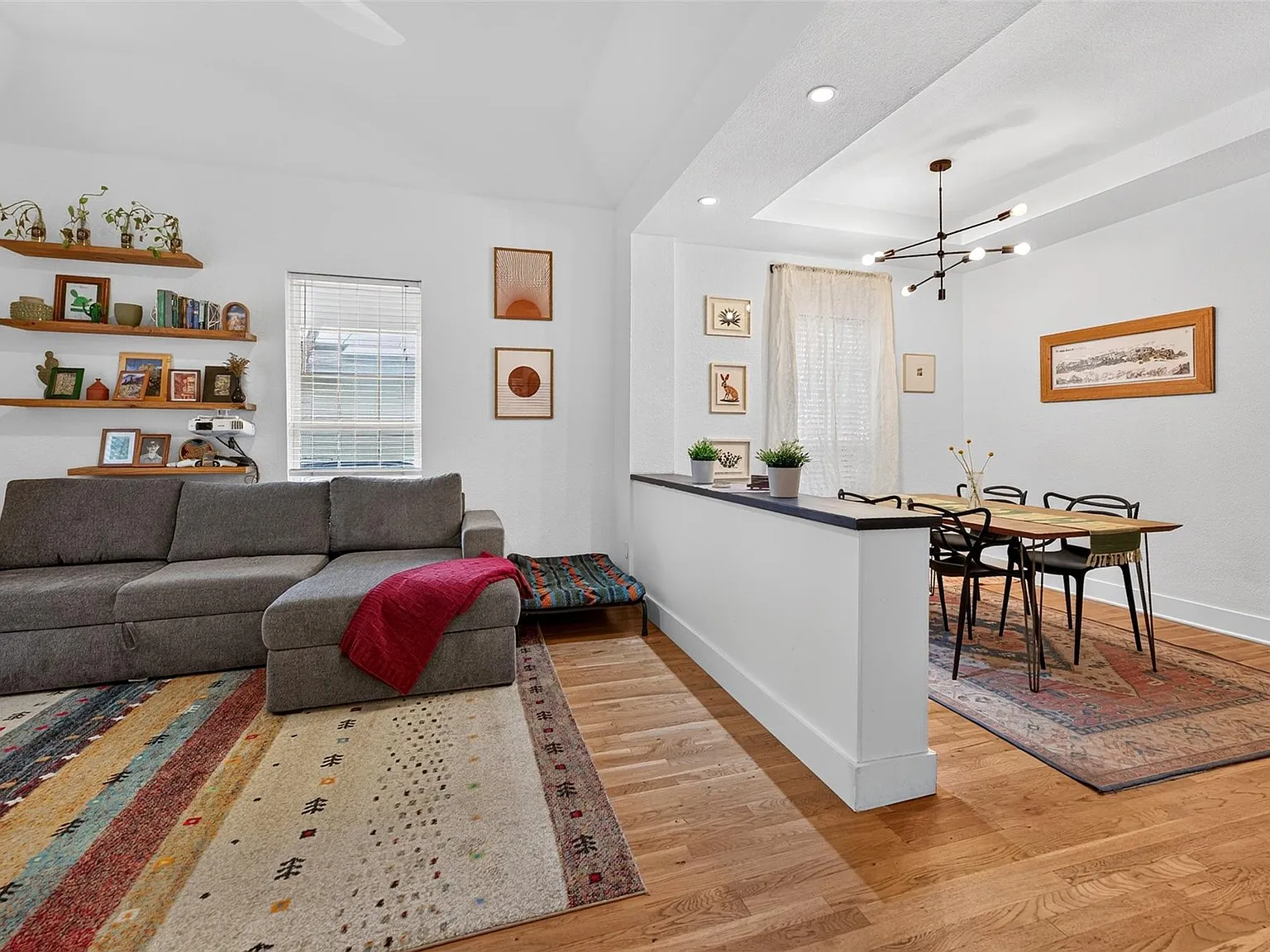 2 bed, 2.0 bath, 1205 sqft, $2,500 — Photo 3