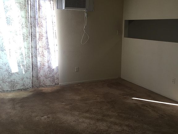 2nd image of 5112 Oakland St APT 112