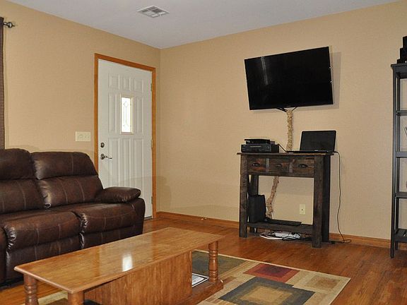 4th image of 907 Stansell Dr