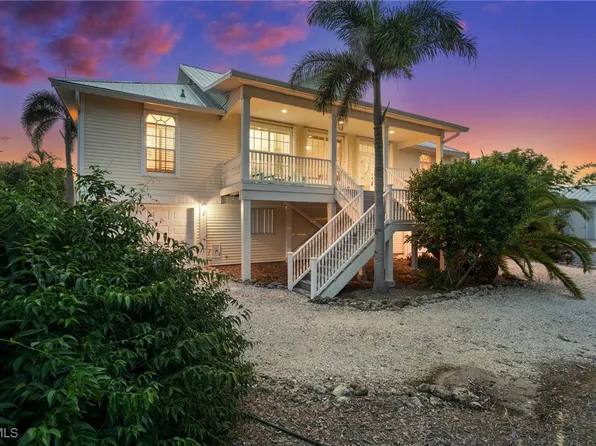 2321 Macadamia Ln, Saint James City, FL 33956