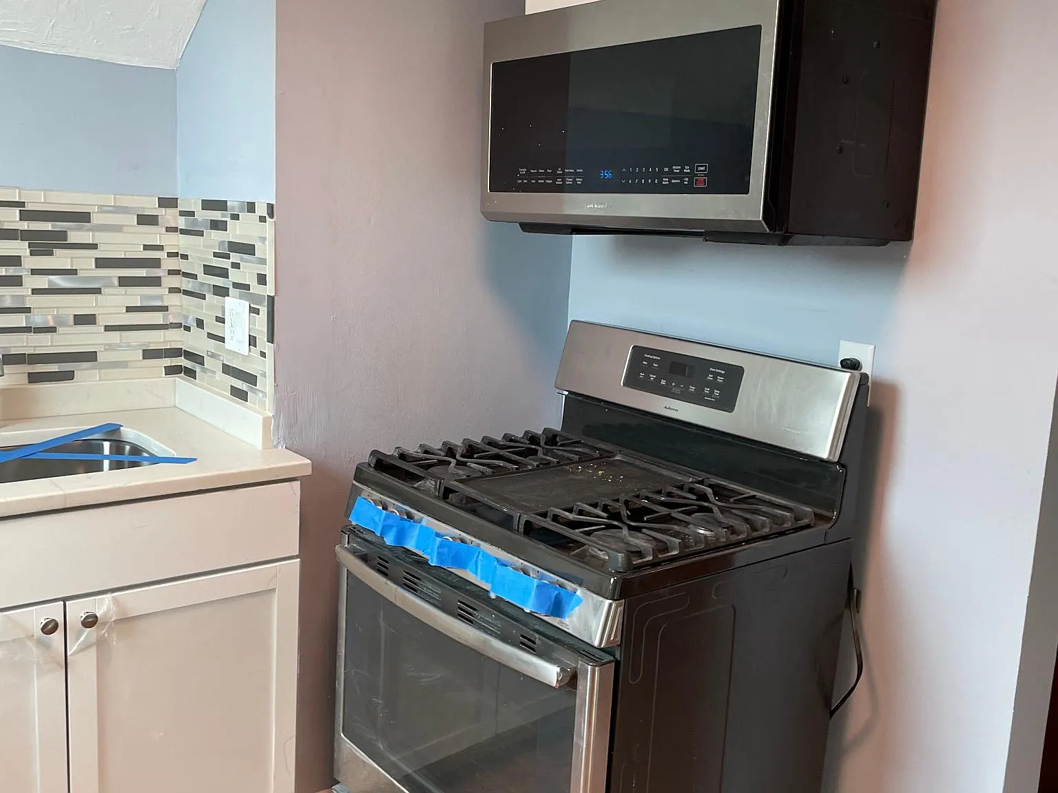 2 bed, 630 sqft, $1,725 — Photo 3