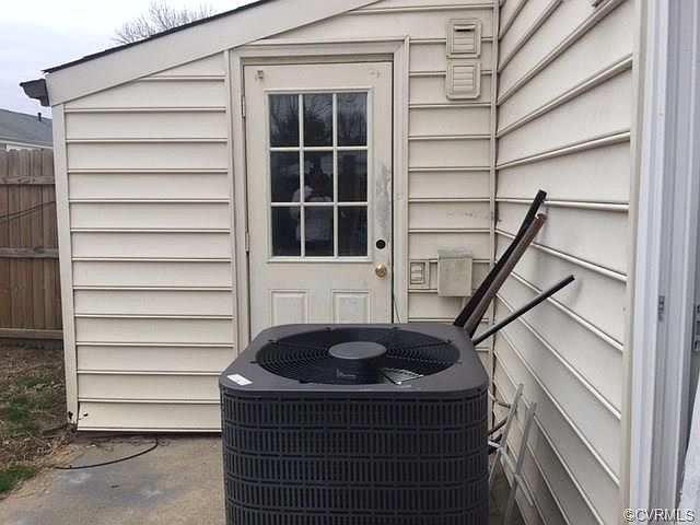 2nd image of 218 Knightsmanor Ct