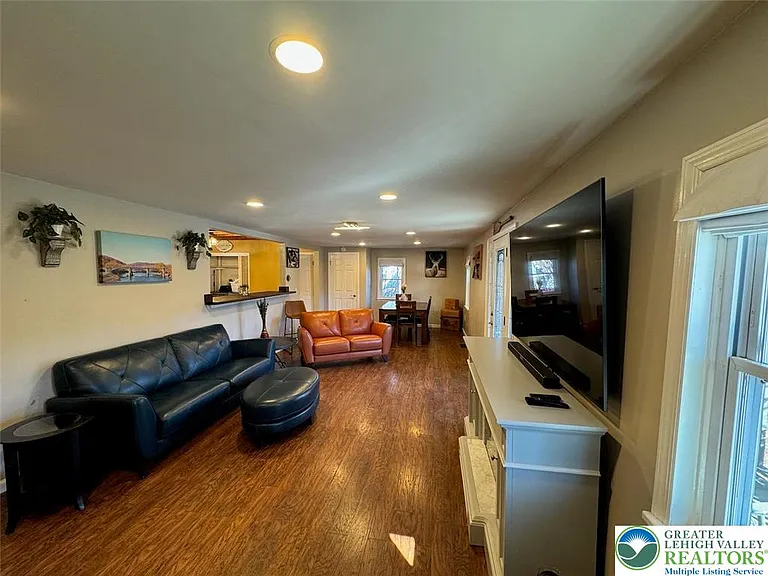 312 Lehigh Dr — Photo 8