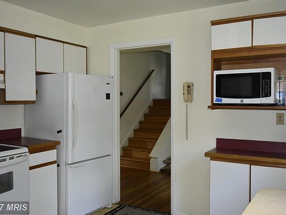 5th image of 9500 Sherwood Dr