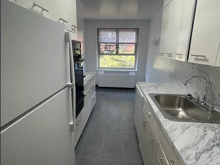 69th Ave — Photo 3