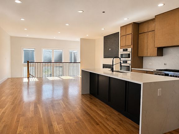 4th image of 4020 N Francisco Ave