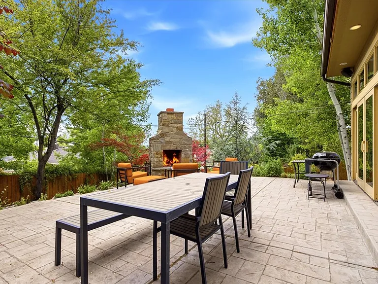 1418 E Federal Way — Photo 41