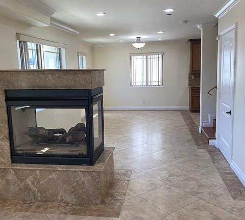 Living Room/Dining Area