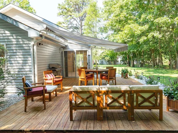 20 Westchester Court, Middle Island, NY 11953