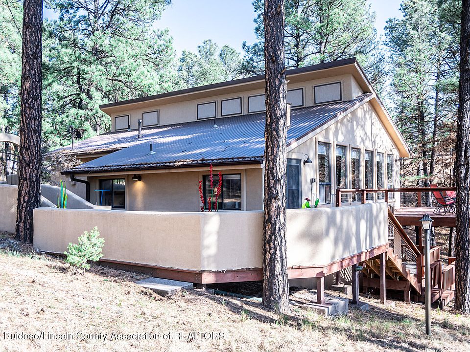 1st image of 101 Pine Cone Ln