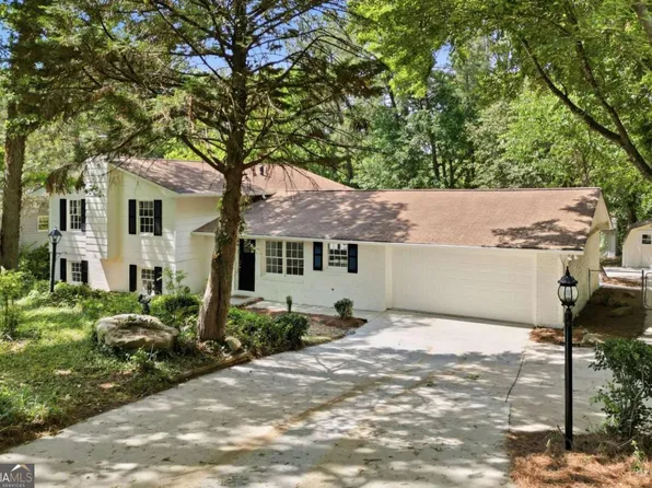 2131 Rolling Acres Dr SW, Conyers, GA 30094