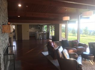 913 Resort Pike, Petoskey, MI 49770