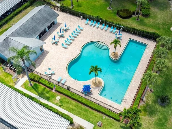 105 Wading Bird CIR #U201, NAPLES, FL 34110