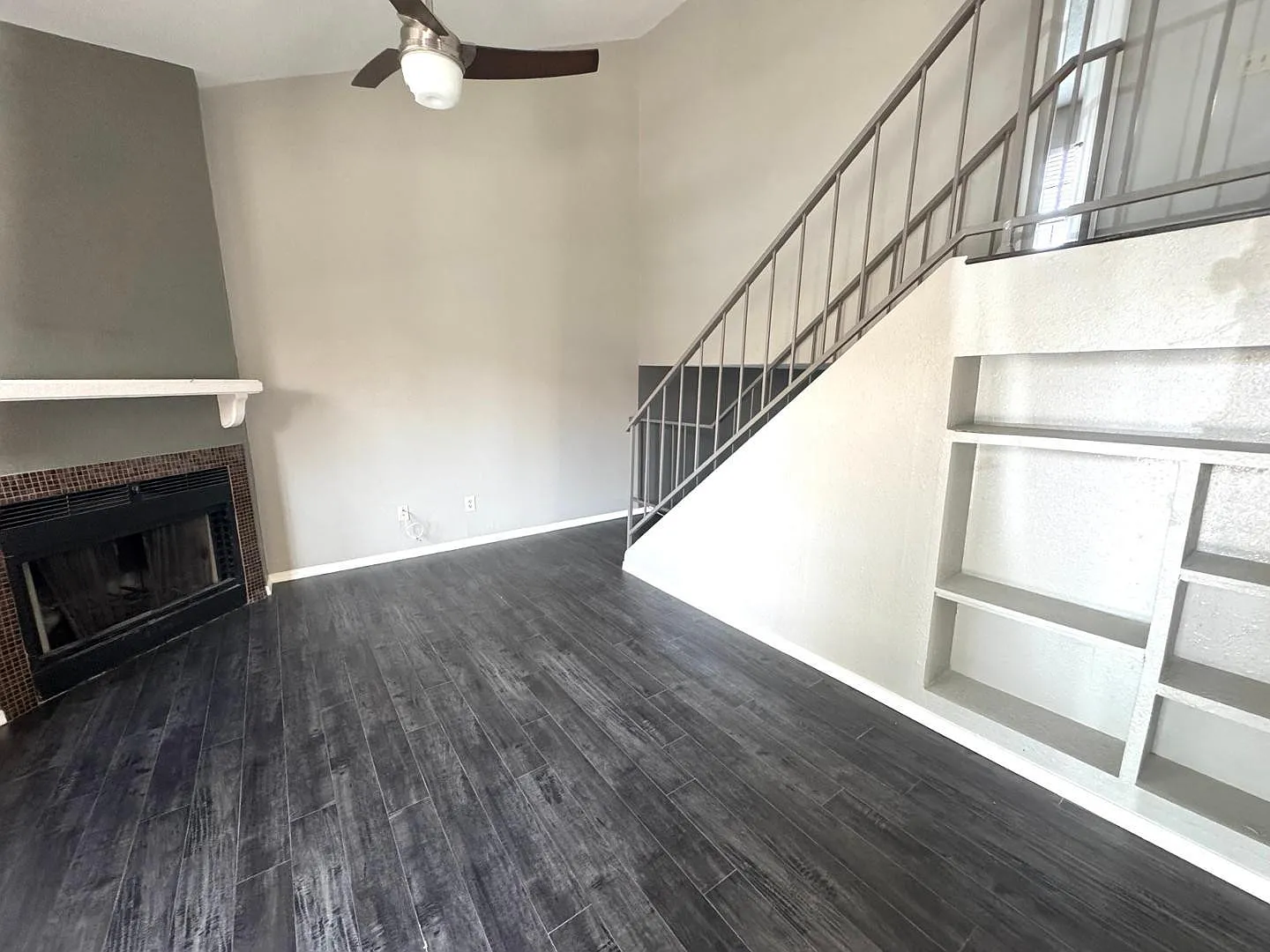 3 bed, 2.0 bath, 1196 sqft, $2,125 — Photo 2