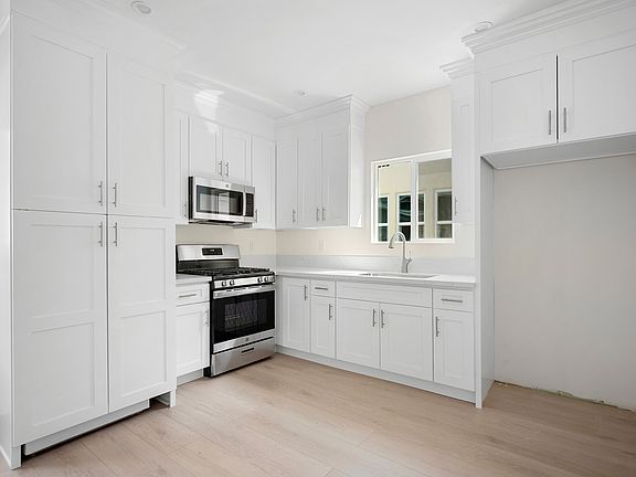 4th image of 1233 Orange Grove Ave #B
