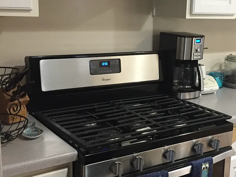 Gas Stove/Self Cleaning Oven