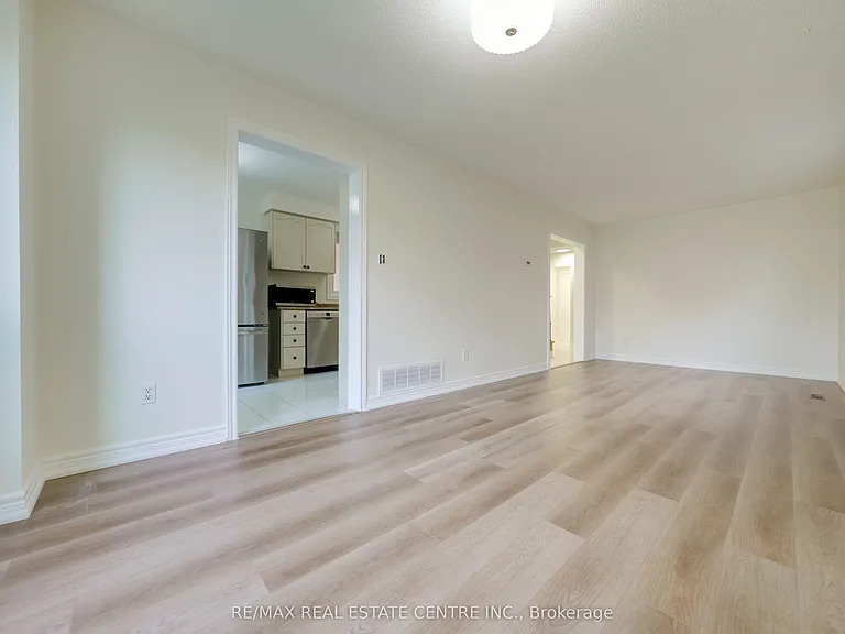 5915 Hemingway Rd — Photo 12