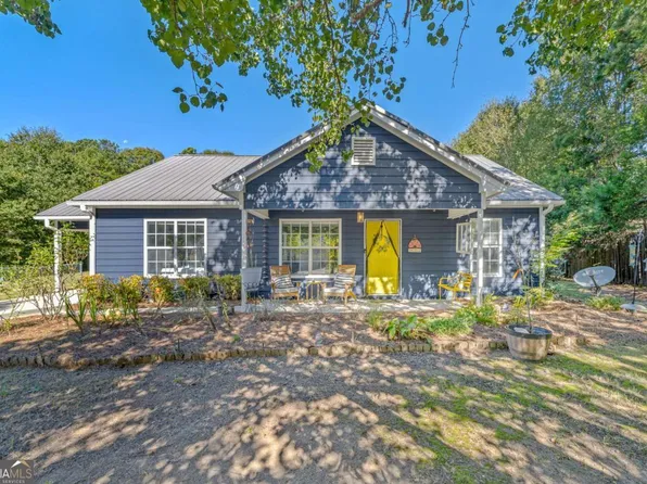 385 Sunset Dr, Statham, GA 30666