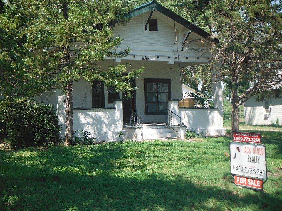 1st image of 204 E Avenue H