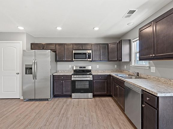 5th image of 151 Landry Ln
