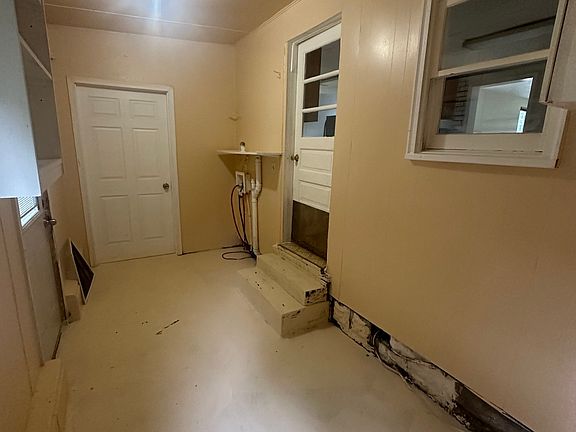 4th image of 520 N Maple St