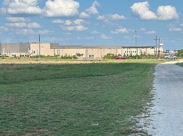 2nd image of 4200 Arena Rd