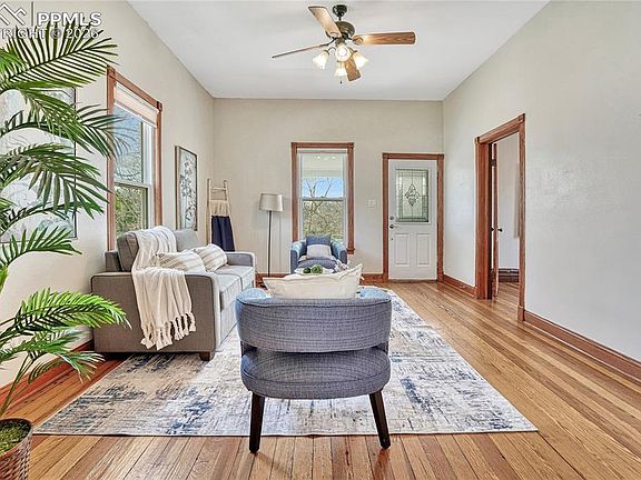 4th image of 612 N Corona St