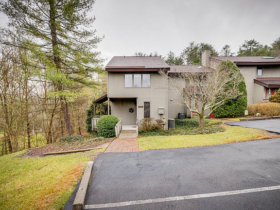 2nd image of 101 Willowbrook Dr #101