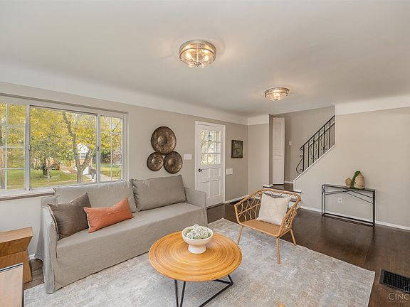 3rd image of 977 Covedale Ave