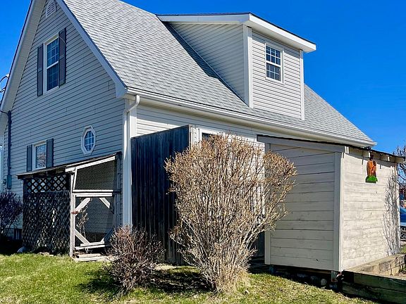 3rd image of 63 Knickle Rd