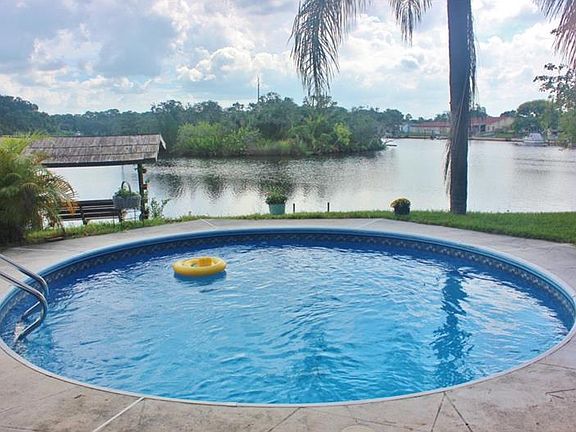 3rd image of 5828 Melaleuca Dr