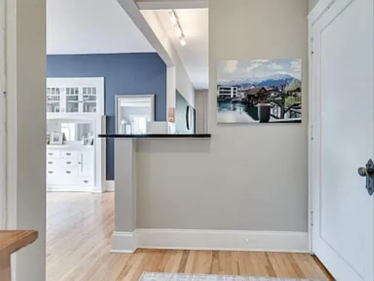 2300 Girard Ave S #204 — Photo 11