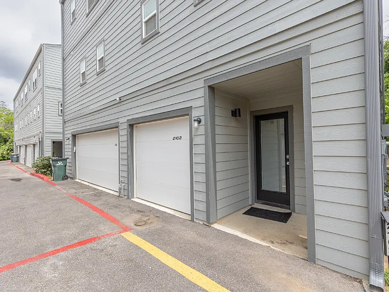 411 Ira Ave #2102 — Photo 31