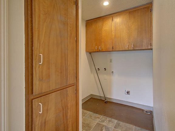 5th image of 2911 V St #2911