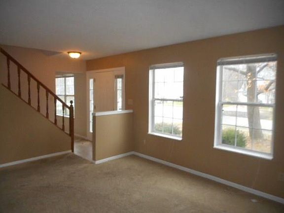 4th image of 5536 Old Barn Dr