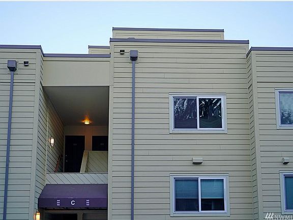 3rd image of 5842 NE 75th St Unit C302