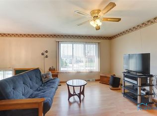 23791 W Meadow Dr, Genoa, OH 43430