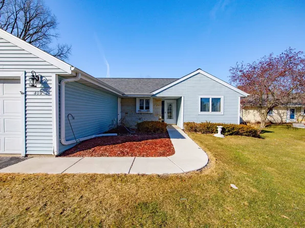 410 Lawn St, Cambridge, WI 53523
