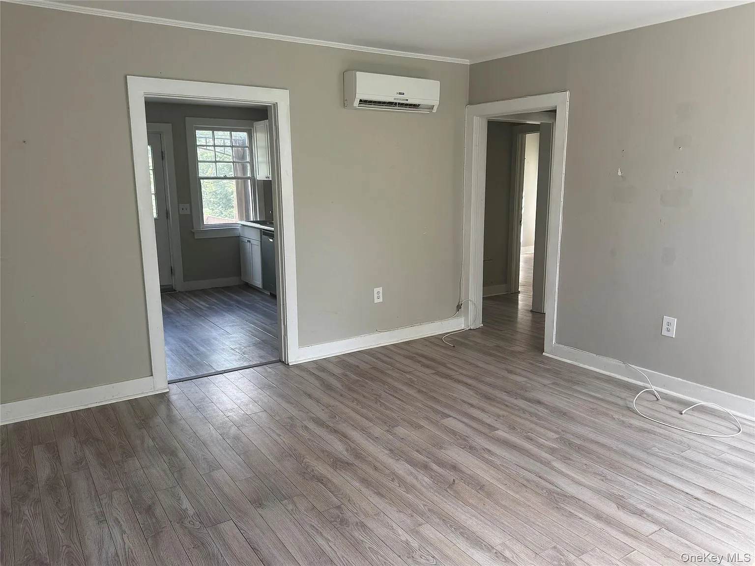 4 bed, 2.0 bath, 1600 sqft, $4,400 — Photo 4
