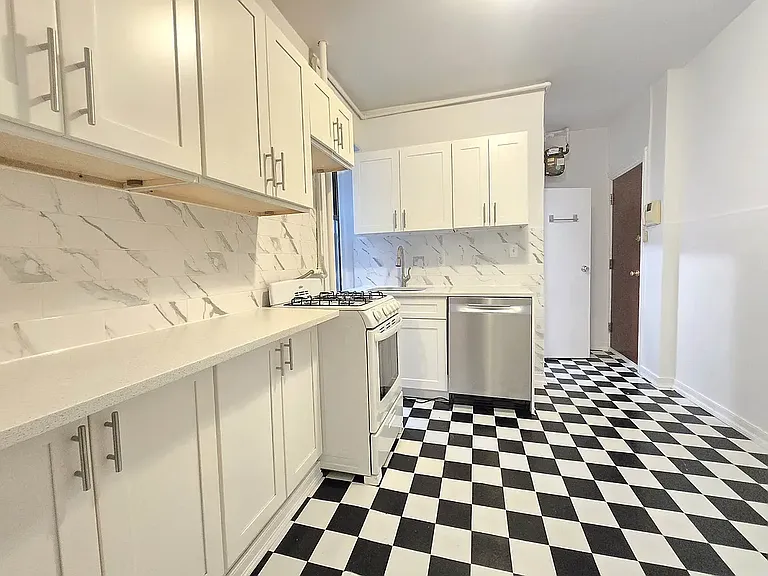 228 Metropolitan Ave #1A — Photo 7