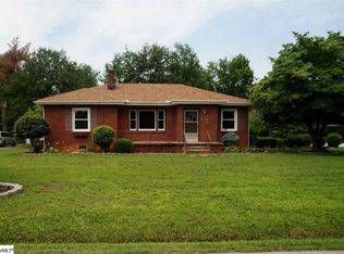 3 Donnan Rd, Taylors, SC 29687