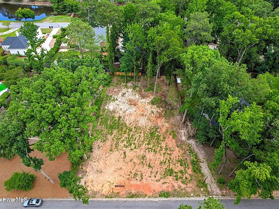 4th image of 3410 Kerry Place