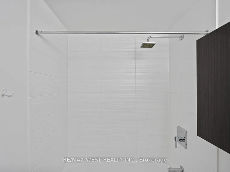 3600 Highway 7 Rd #1504 — Photo 8